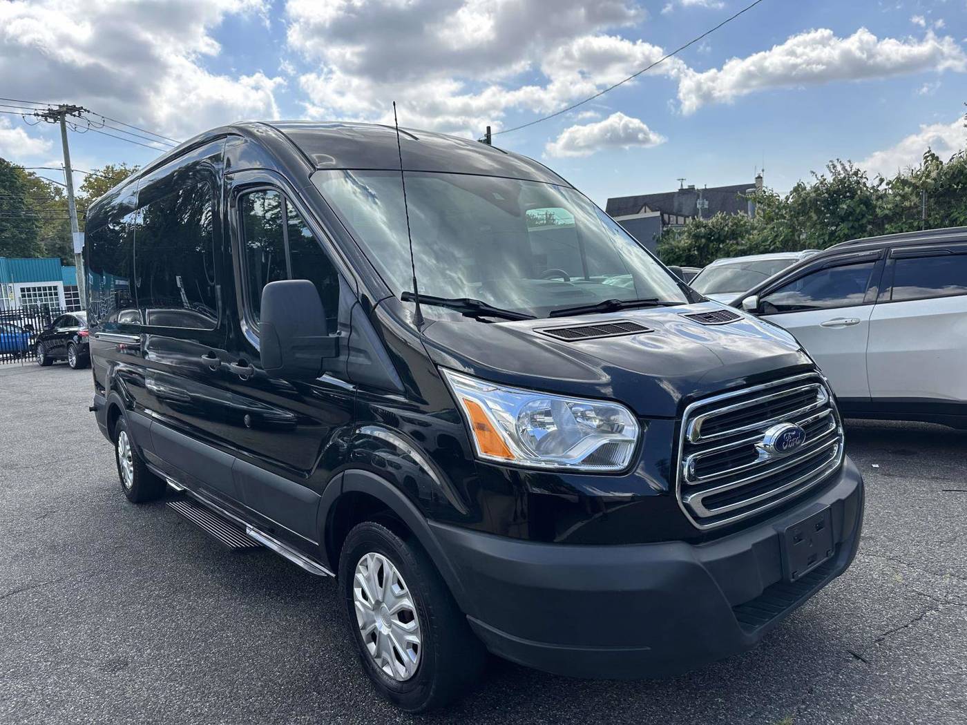 2019 Ford Transit Passenger Wagon T-350 XLT — Passenger Van — 60,406 mi — Great Neck, NY