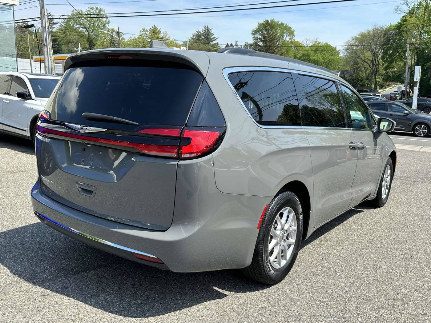 2022 Chrysler Pacifica Touring L — Minivan — 66,755 mi — Great Neck, NY