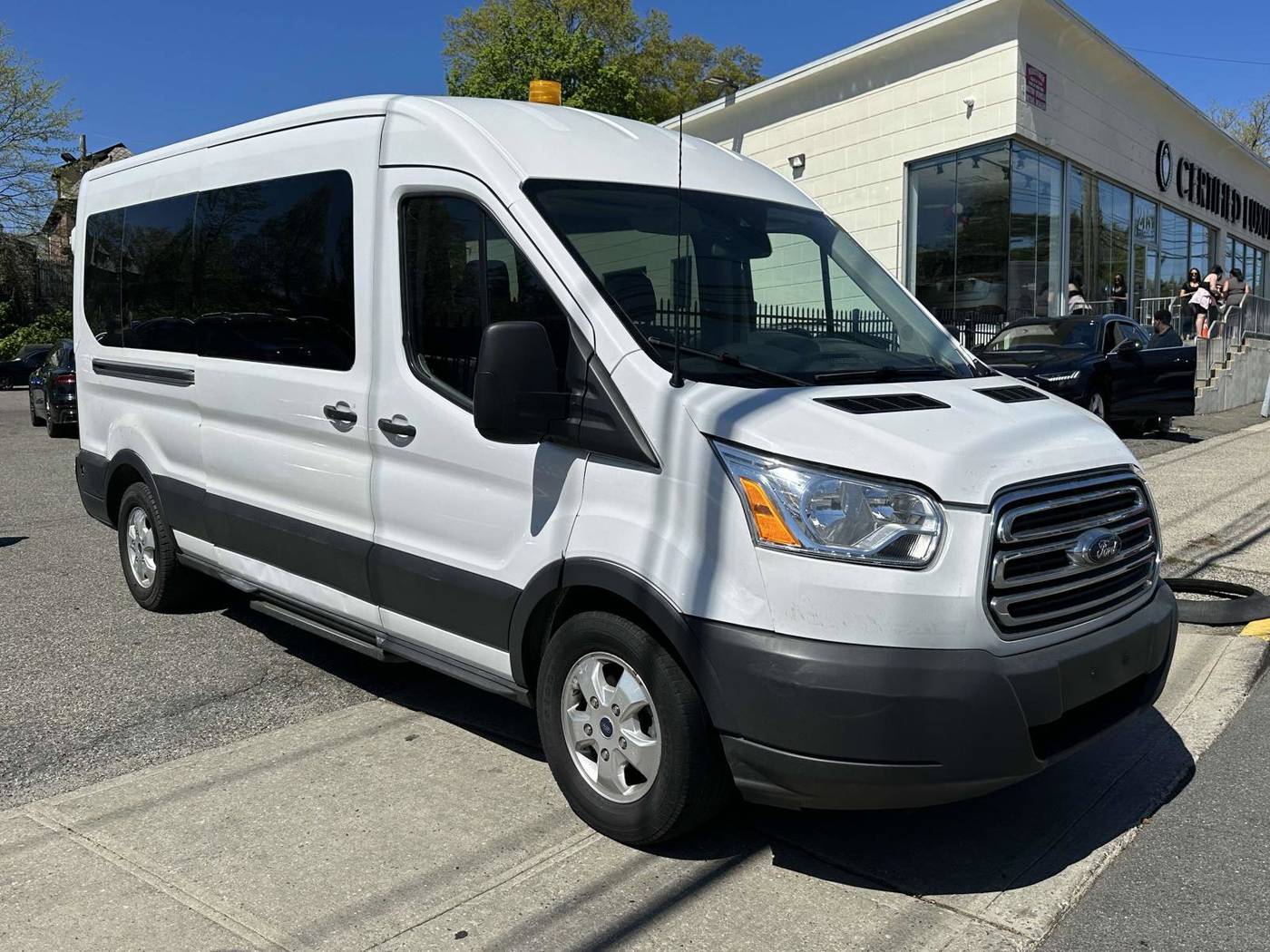 2018 Ford Transit Passenger Wagon T-350 XLT — Passenger Van — 58,165 mi — Great Neck, NY