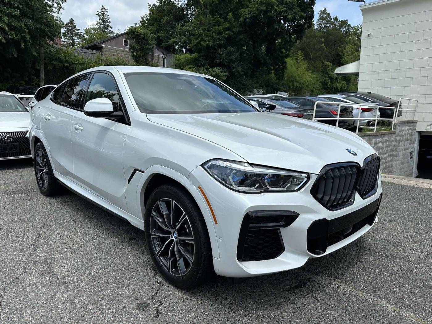 2022 BMW X6 40i — SUV — 48,716 mi — Great Neck, NY