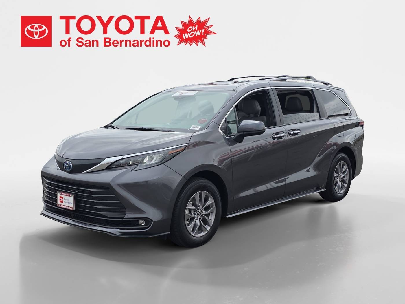 2025 Toyota Sienna XLE — Minivan — 15,706 mi — San Bernardino, CA