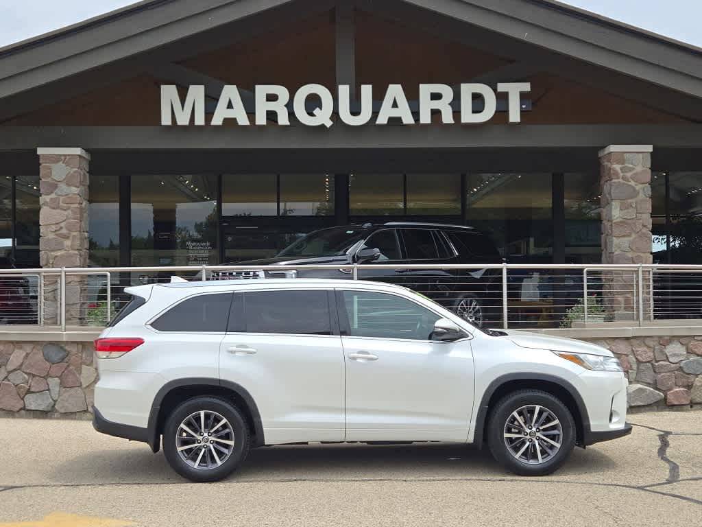 2018 Toyota Highlander XLE — SUV — 74,892 mi — Barrington, IL