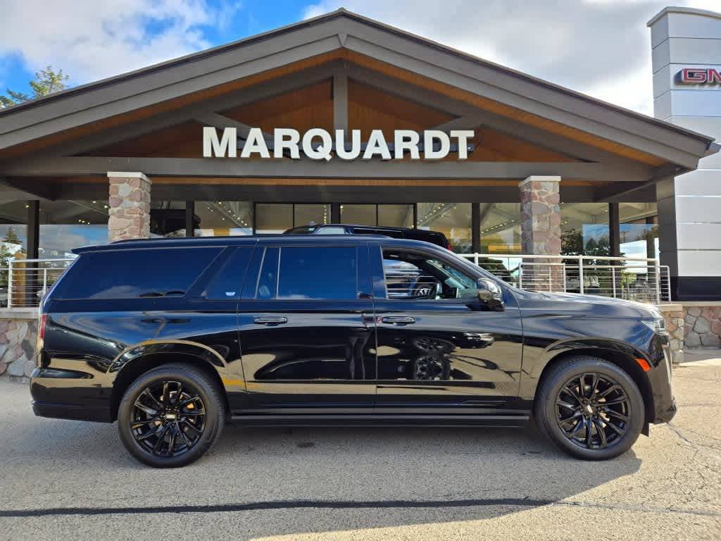 2023 Cadillac Escalade Sport Platinum — SUV — 33,613 mi — Barrington, IL
