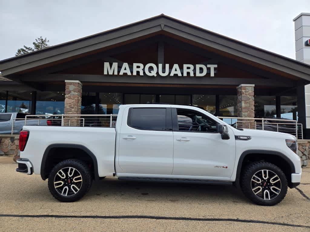 2023 GMC Sierra 1500 AT4 — Pickup Truck — 20,788 mi — Barrington, IL