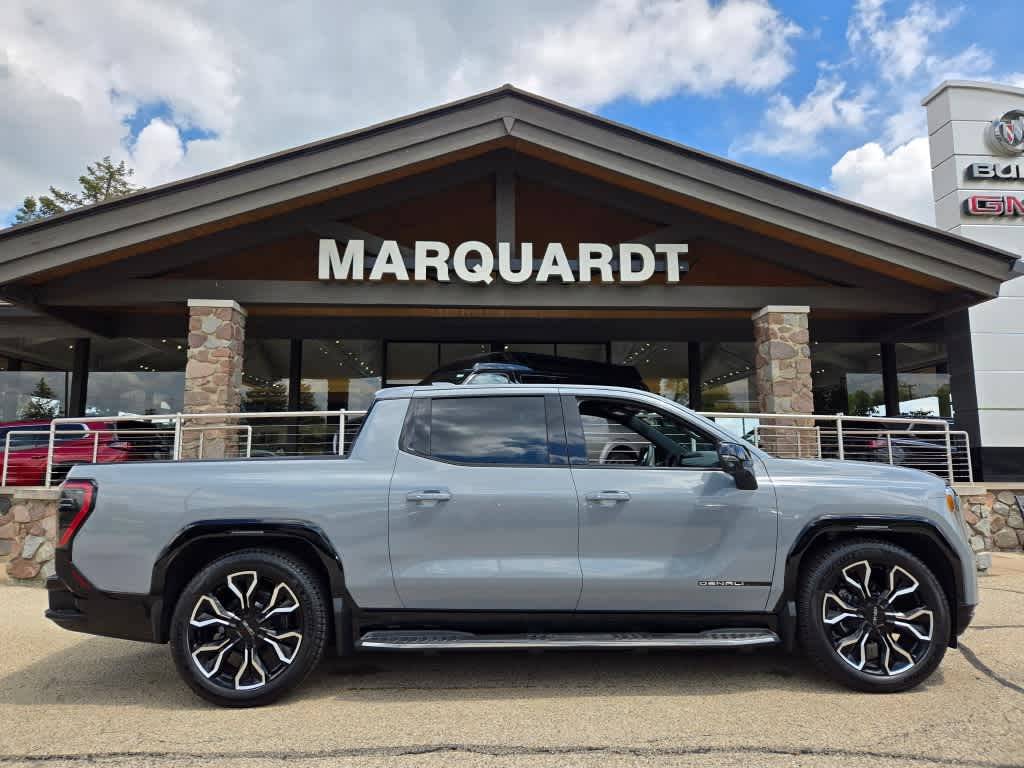 2024 GMC Sierra EV Denali Edition 1 — Pickup Truck — 5,561 mi — Barrington, IL