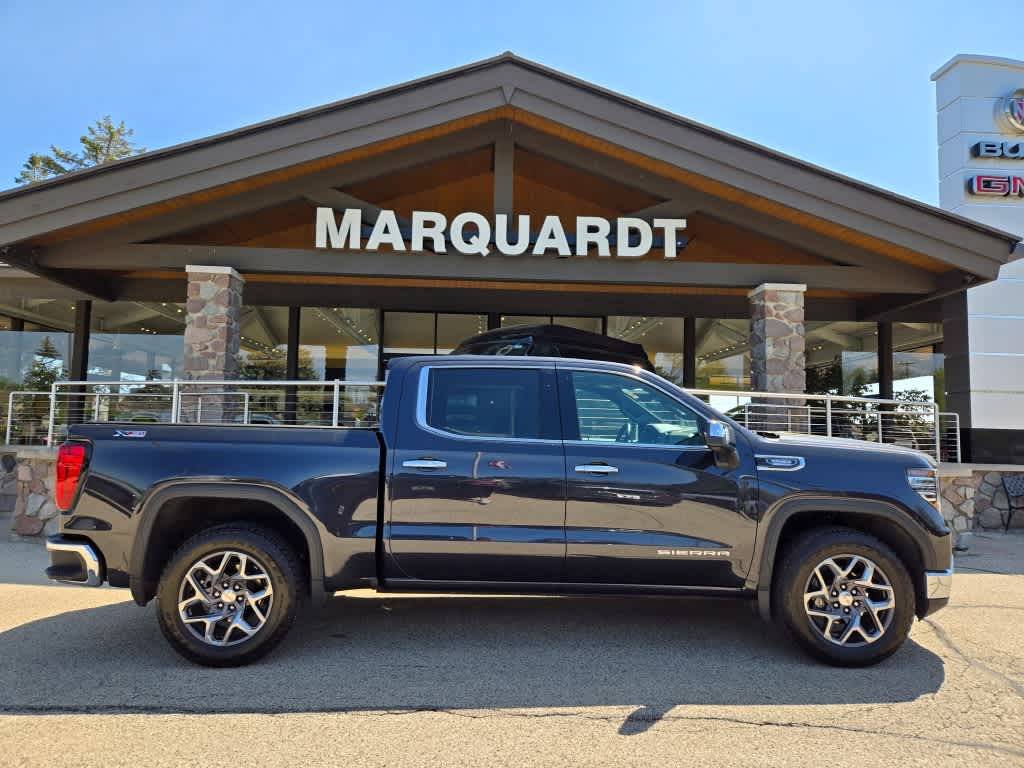 2023 GMC Sierra 1500 SLT — Pickup Truck — 25,597 mi — Barrington, IL