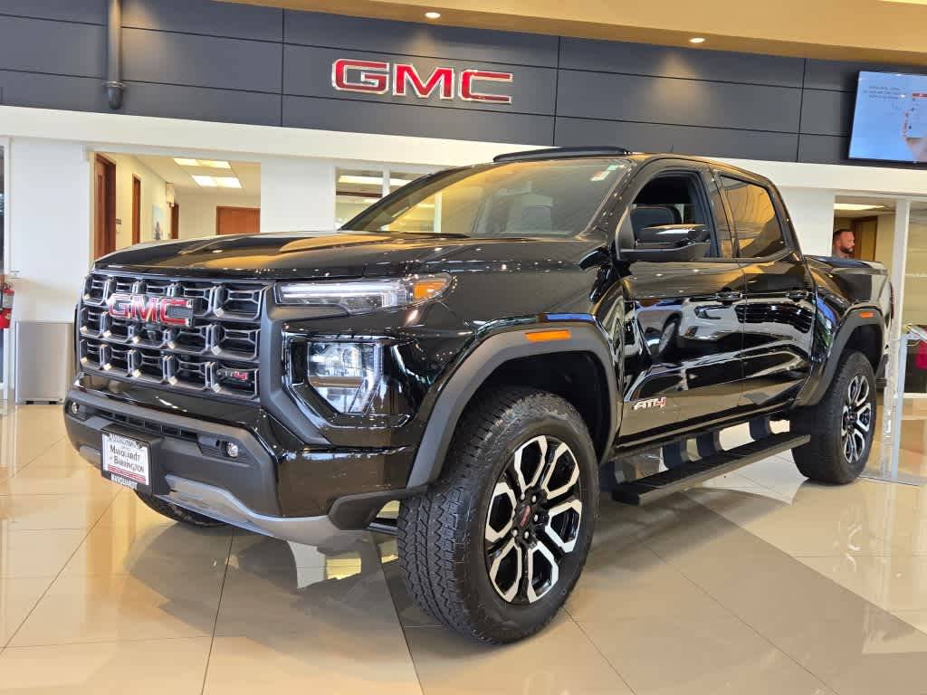 2025 GMC Canyon AT4 — Pickup Truck — 97 mi — Barrington, IL