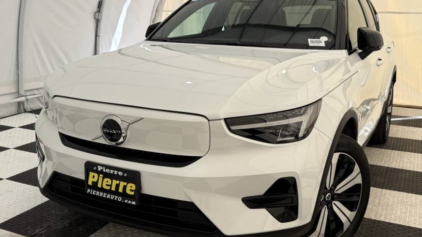 2023 Volvo XC40 Recharge Core — SUV — 17,737 mi — Seattle, WA