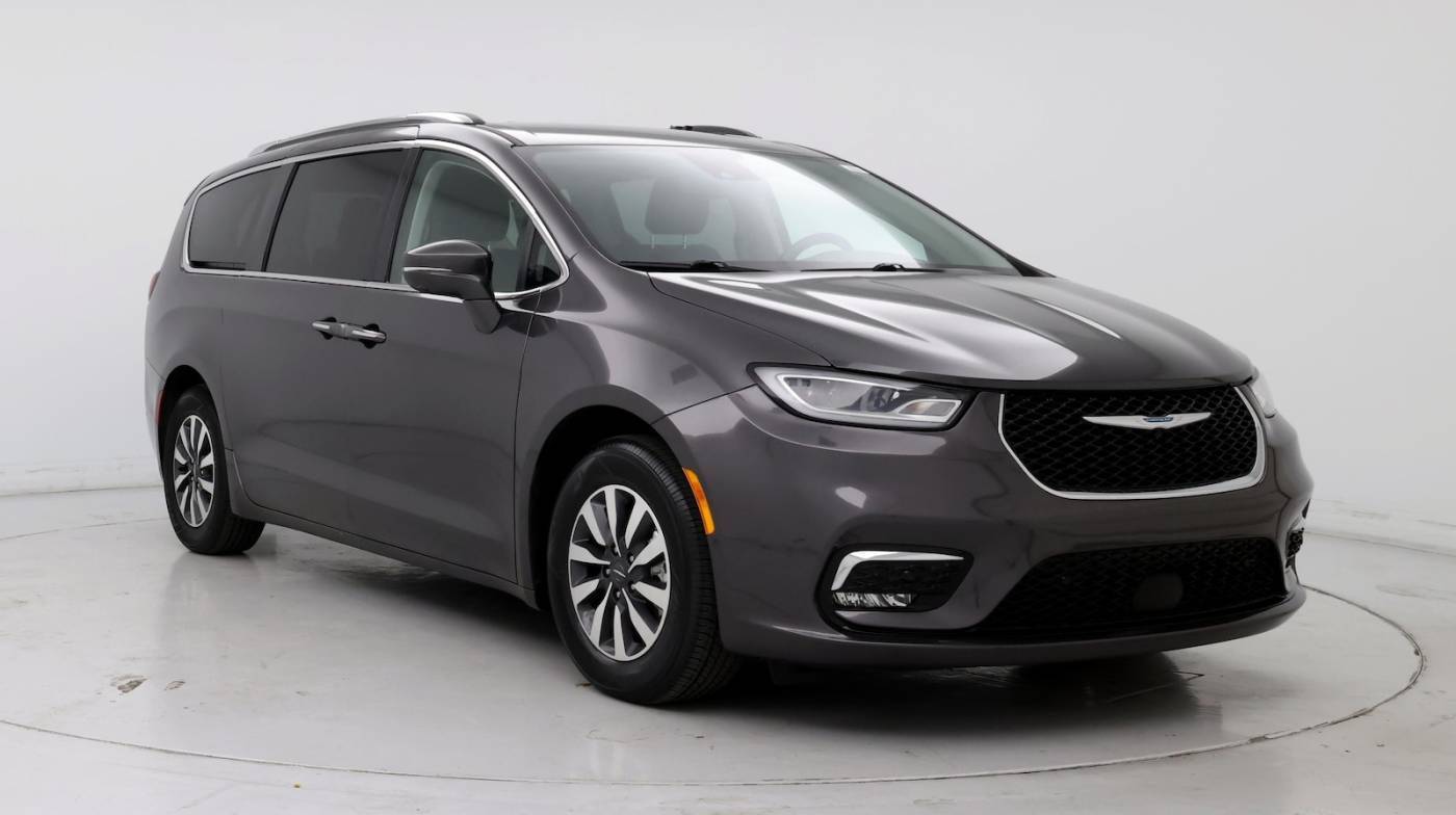 2021 Chrysler Pacifica Hybrid Touring L — Minivan — 30,405 mi — Lexington, KY