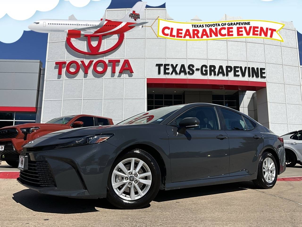2025 Toyota Camry Hybrid LE — Sedan — 35,772 mi — Grapevine, TX