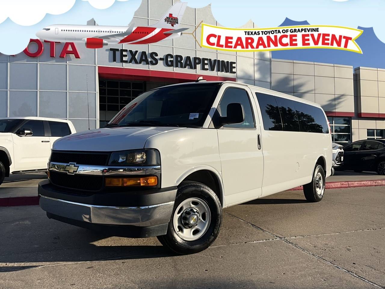 2024 Chevrolet Express Passenger LT — Passenger Van — 26,881 mi — Grapevine, TX
