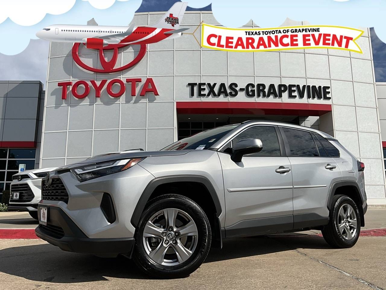 2024 Toyota RAV4 XLE — SUV — 16,792 mi — Grapevine, TX