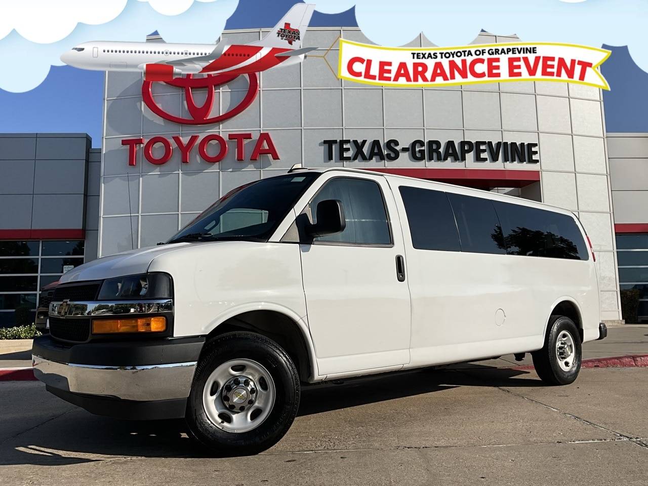 2024 Chevrolet Express Passenger LT — Passenger Van — 25,746 mi — Grapevine, TX