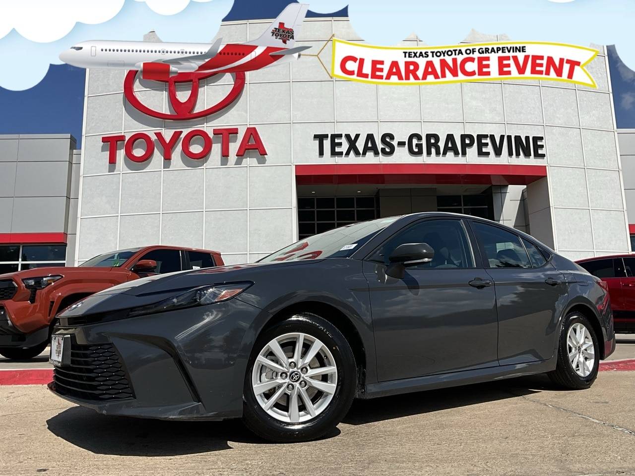 2025 Toyota Camry Hybrid LE — Sedan — 33,279 mi — Grapevine, TX