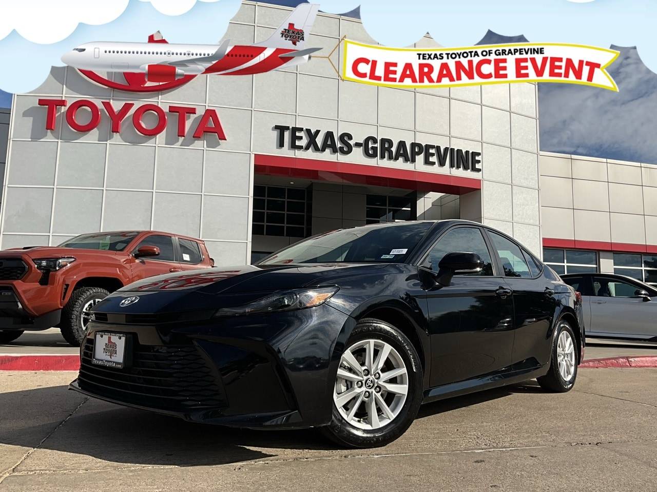 2025 Toyota Camry Hybrid LE — Sedan — 28,633 mi — Grapevine, TX
