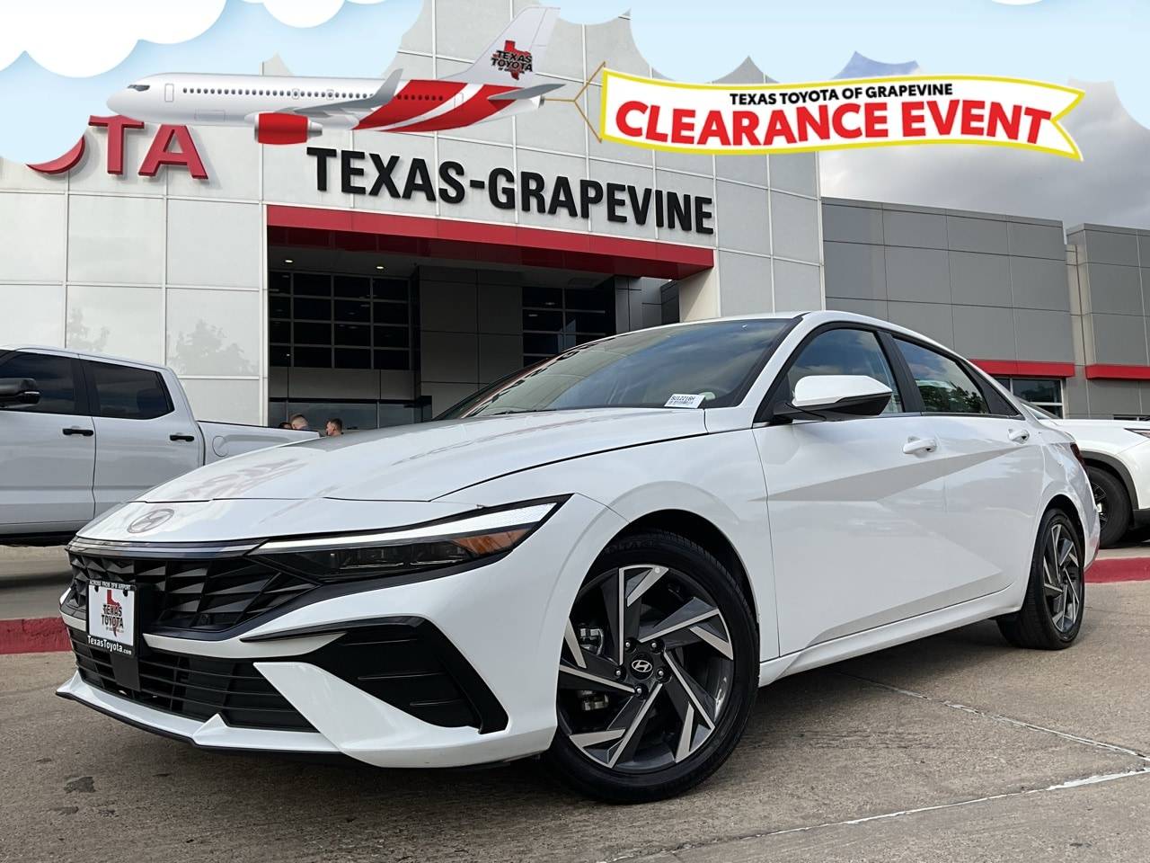 2025 Hyundai Elantra Hybrid Limited — Sedan — 30,134 mi — Grapevine, TX