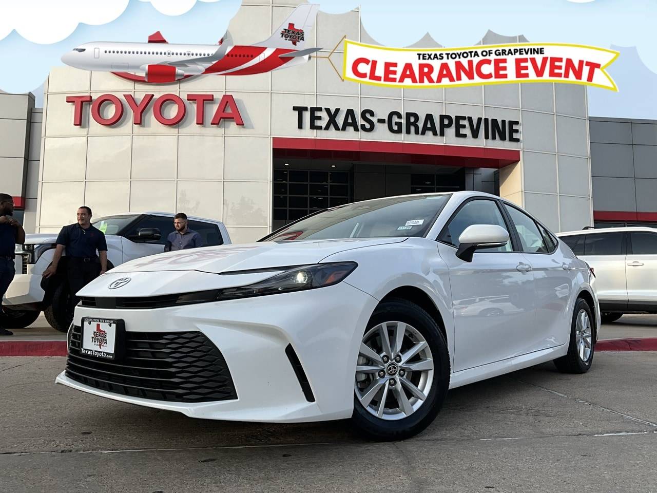 2025 Toyota Camry Hybrid LE — Sedan — 25,461 mi — Grapevine, TX