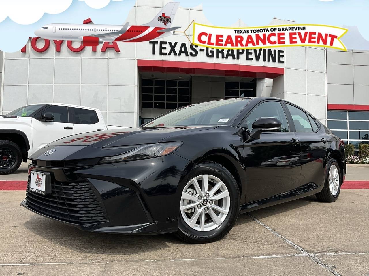 2025 Toyota Camry Hybrid LE — Sedan — 25,201 mi — Grapevine, TX