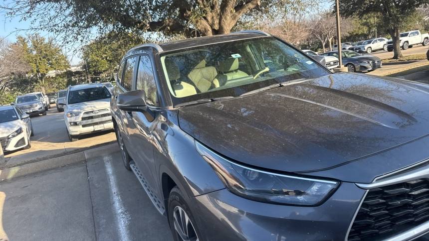 2023 Toyota Highlander XLE — SUV — 35,840 mi — Grapevine, TX