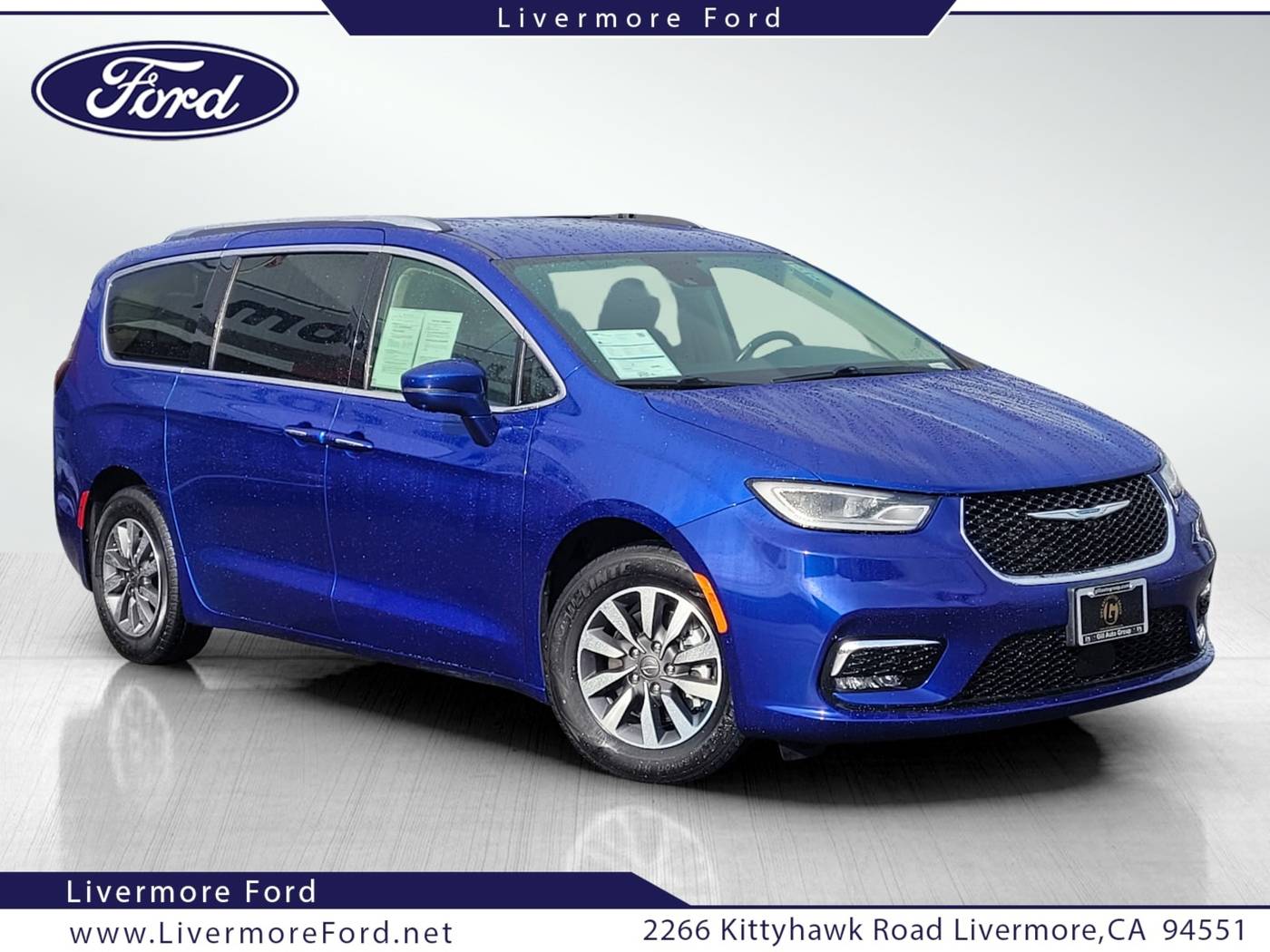 2021 Chrysler Pacifica Hybrid Touring L — Minivan — 71,778 mi — Livermore, CA