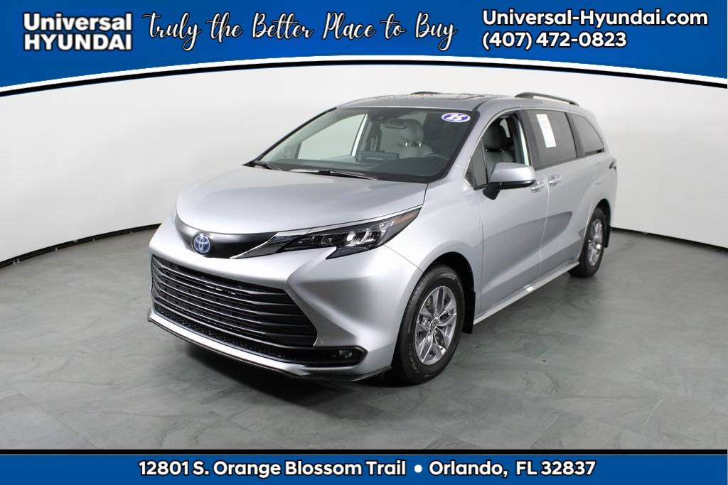 2025 Toyota Sienna XLE — Minivan — 3,559 mi — Orlando, FL