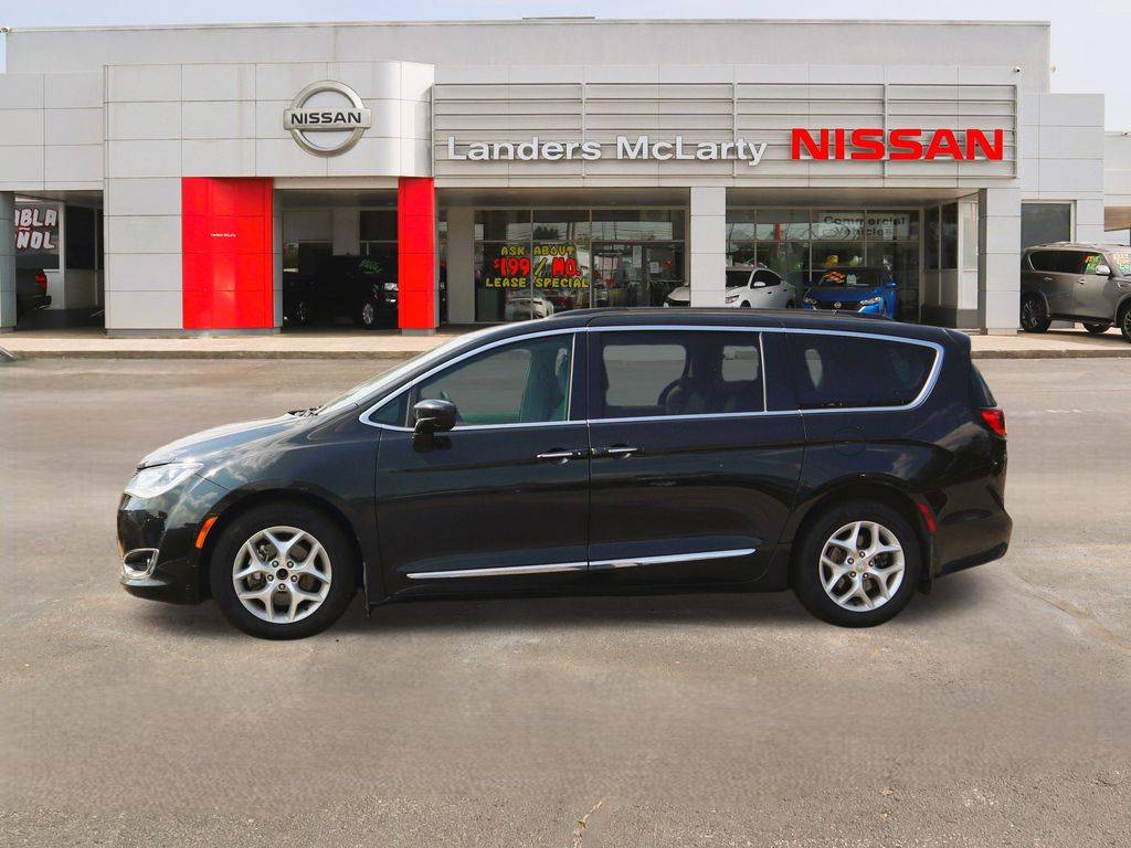 2017 Chrysler Pacifica Touring L — Minivan — 164,438 mi — Huntsville, AL