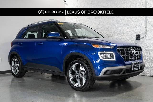 2022 Hyundai Venue Limited — SUV — 8,823 mi — Brookfield, WI