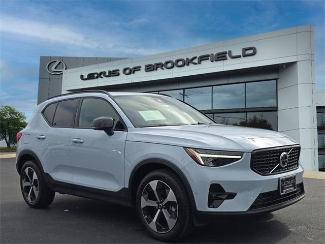 2025 Volvo XC40 Plus — SUV — 4,240 mi — Brookfield, WI