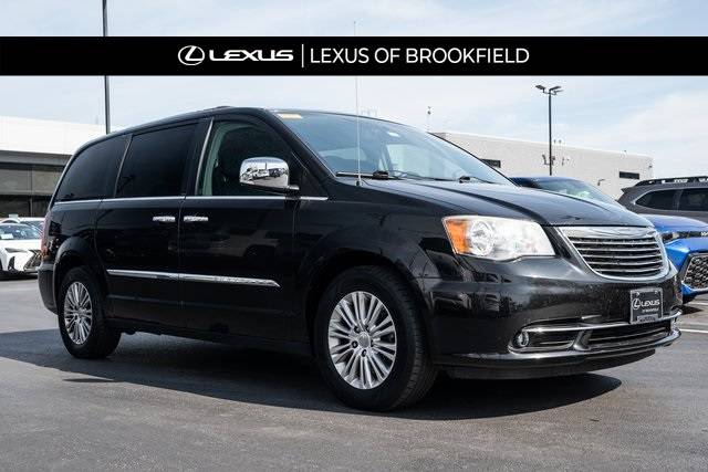 2014 Chrysler Town & Country Touring-L — Minivan — 138,746 mi — Brookfield, WI