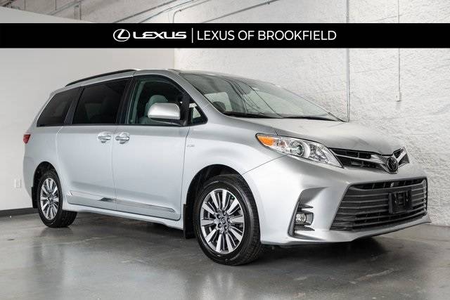2020 Toyota Sienna XLE — Minivan — 55,476 mi — Brookfield, WI
