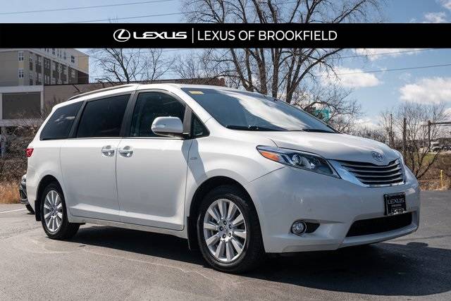 2017 Toyota Sienna Limited — Minivan — 60,072 mi — Brookfield, WI