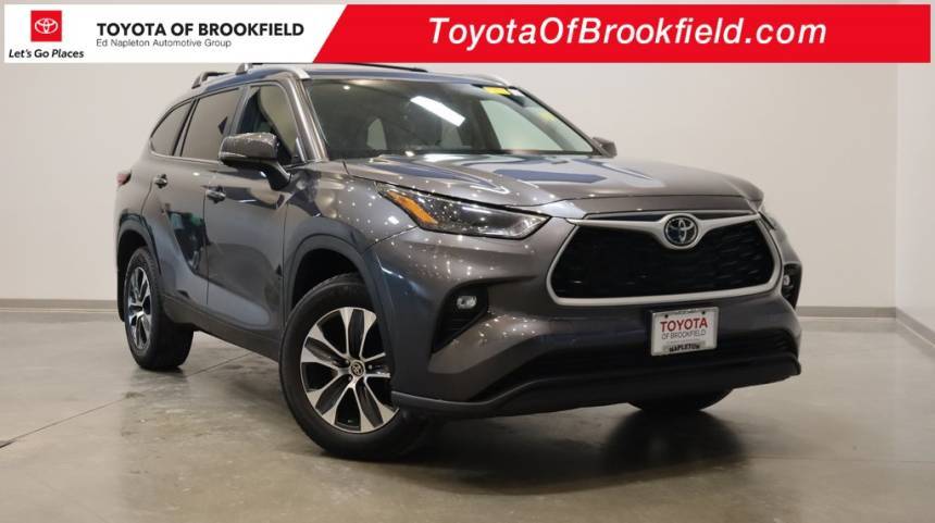 2023 Toyota Highlander XLE — SUV — 31,042 mi — Brookfield, WI