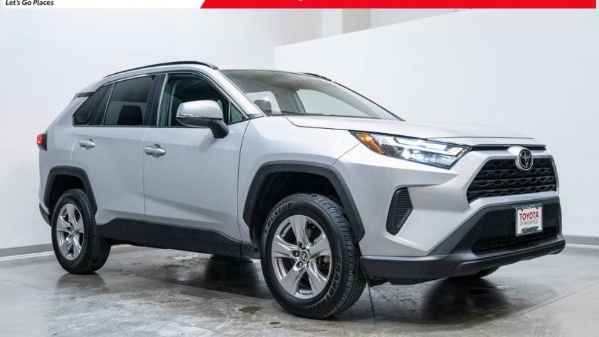 2024 Toyota RAV4 XLE — SUV — 20,489 mi — Brookfield, WI
