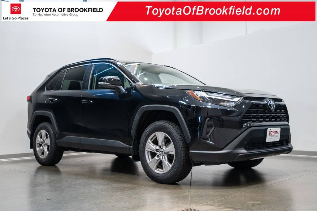 2022 Toyota RAV4 XLE — SUV — 21,055 mi — Brookfield, WI