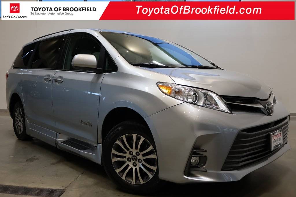 2019 Toyota Sienna L — Minivan — 92,530 mi — Brookfield, WI