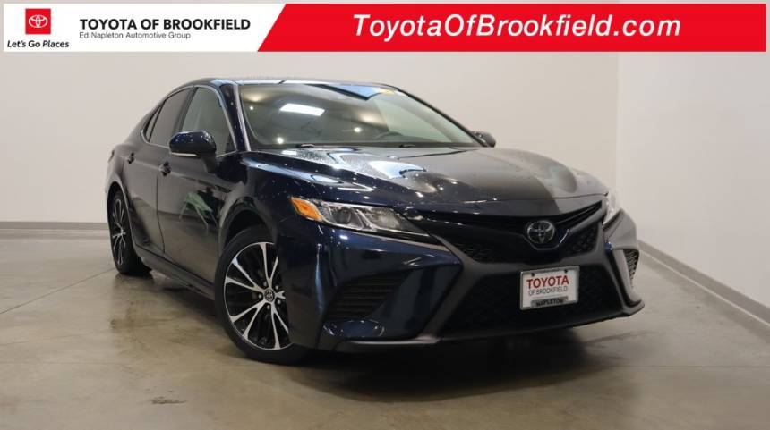 2020 Toyota Camry SE — Sedan — 60,136 mi — Brookfield, WI