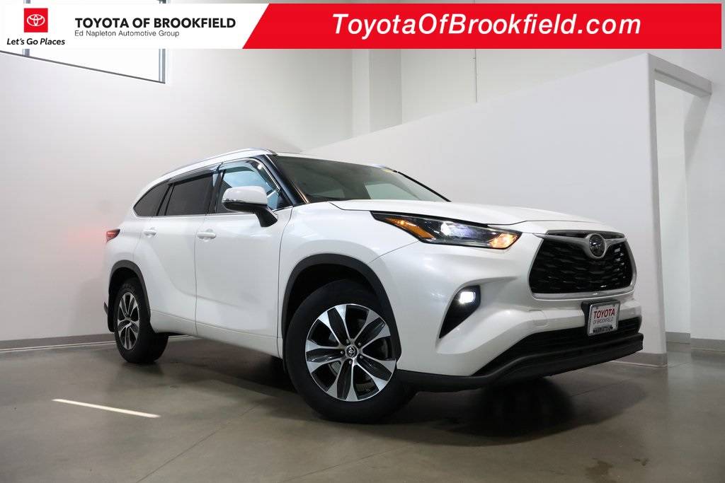 2021 Toyota Highlander XLE — SUV — 41,909 mi — Brookfield, WI