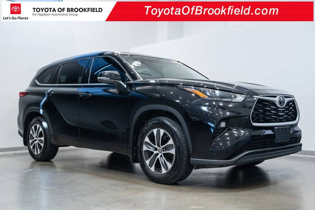 2022 Toyota Highlander XLE — SUV — 50,806 mi — Brookfield, WI