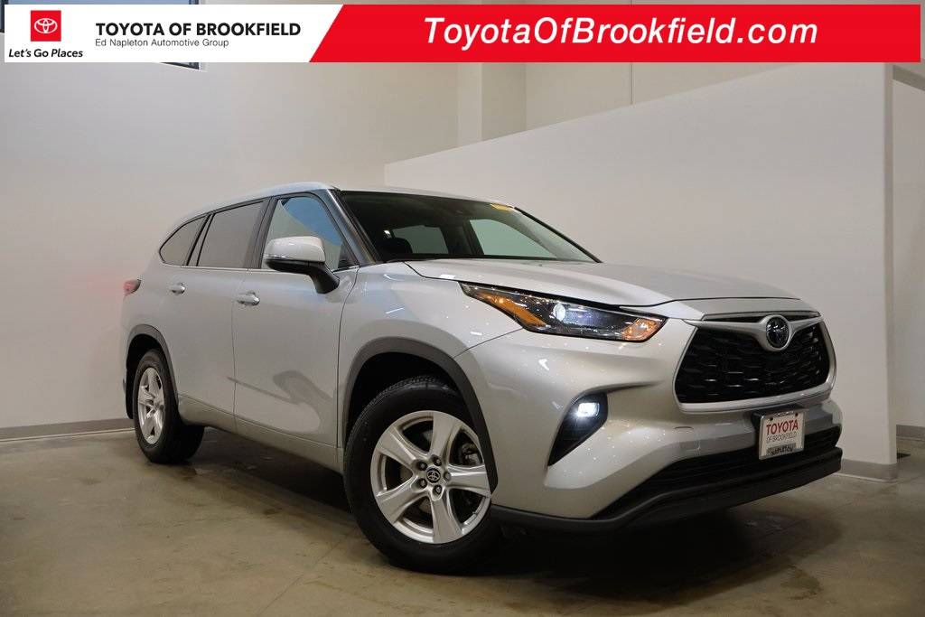 2024 Toyota Highlander LE — SUV — 29,711 mi — Brookfield, WI
