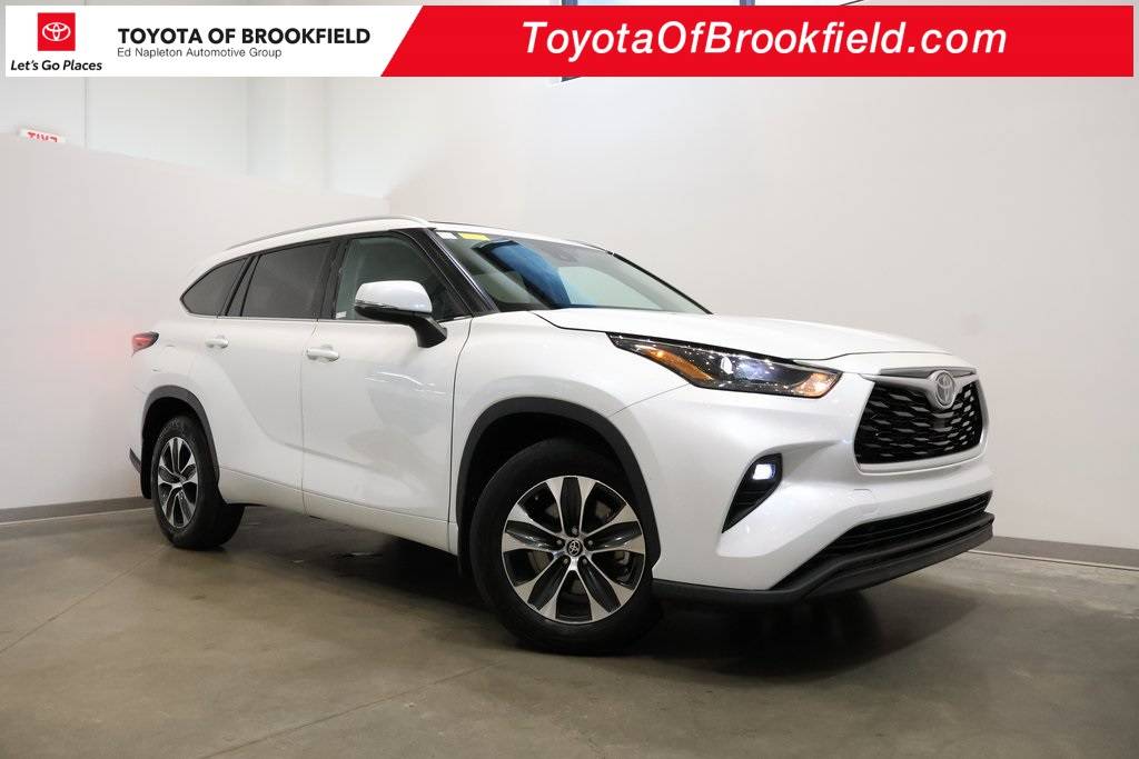 2022 Toyota Highlander XLE — SUV — 48,015 mi — Brookfield, WI