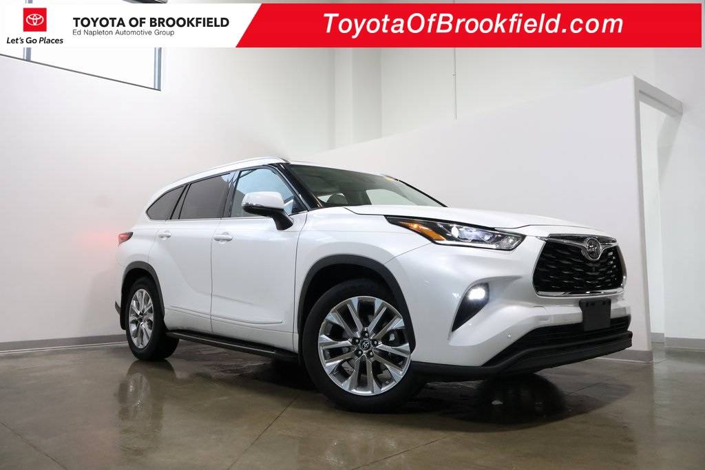 2022 Toyota Highlander Limited — SUV — 24,119 mi — Brookfield, WI