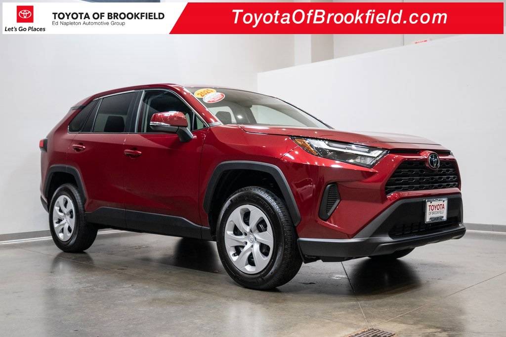 2025 Toyota RAV4 LE — SUV — 882 mi — Brookfield, WI