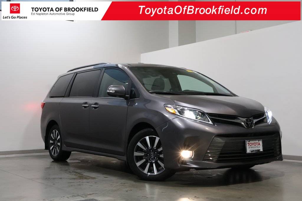 2019 Toyota Sienna L — Minivan — 18,952 mi — Brookfield, WI
