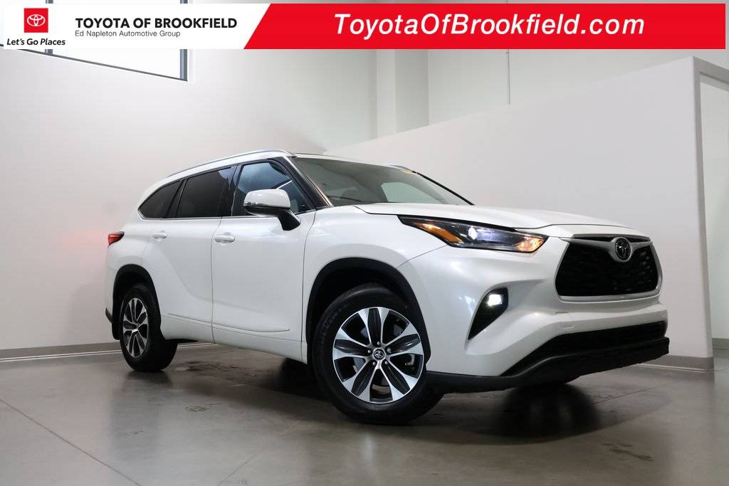 2021 Toyota Highlander XLE — SUV — 49,628 mi — Brookfield, WI