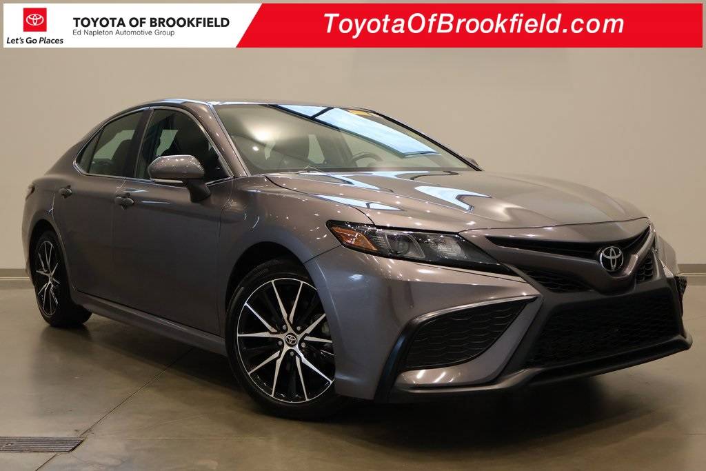 2024 Toyota Camry SE — Sedan — 23,659 mi — Brookfield, WI