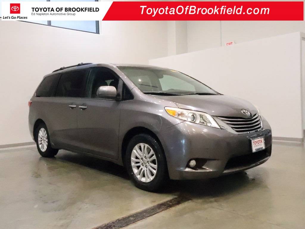 2016 Toyota Sienna L — Minivan — 86,944 mi — Brookfield, WI