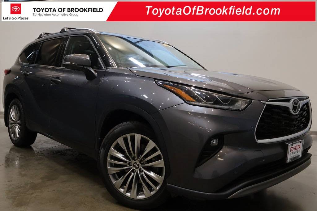 2023 Toyota Highlander Platinum — SUV — 25,195 mi — Brookfield, WI