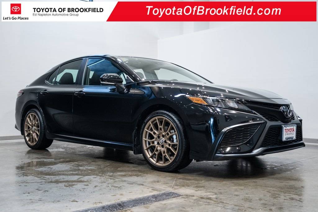 2024 Toyota Camry SE Nightshade — Sedan — 14,991 mi — Brookfield, WI