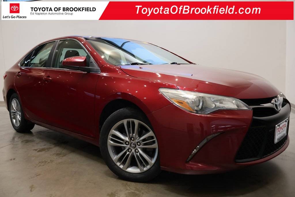 2016 Toyota Camry SE — Sedan — 73,605 mi — Brookfield, WI