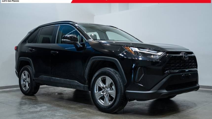 2024 Toyota RAV4 XLE — SUV — 19,634 mi — Brookfield, WI